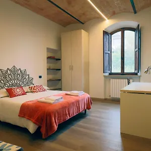 Comodo Appartamento, Subito Fuori Le Mura Sienne